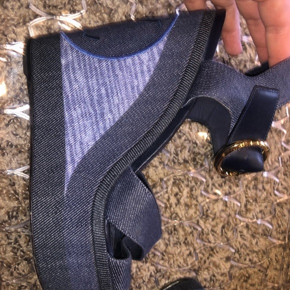 Louis Vuitton heels - Picture 2 of 7